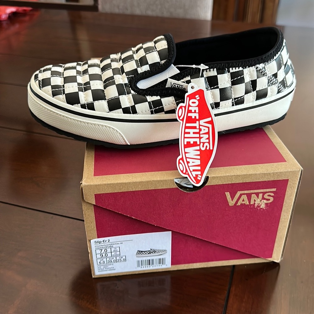 Vans Slip-Er 2 black and white classic checkerboard US Mens 7.0  Womens 9